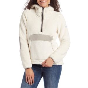 The North Face Women's Campshire Pullover Hoodie